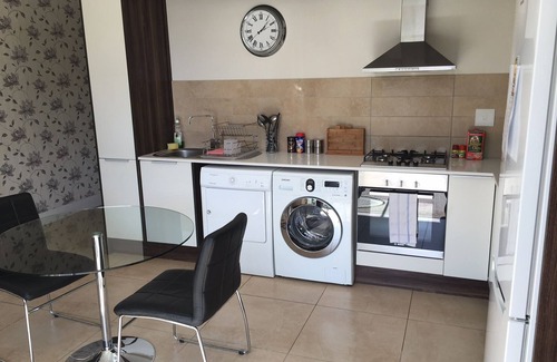 Century City Apartment | Comfortable, modern 1 bedroom on the lovely canals