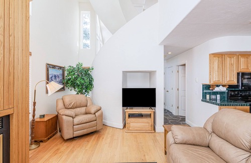 Driggs House | Comfortable Mountain Townhome Near Skiing with Free WiFi, Patio & Gas Grill