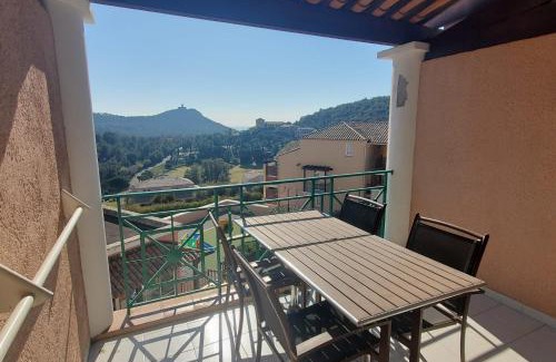 Agay Apartment | Comfortable nest with pool and sea view