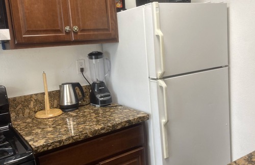 Anaheim Colony Historic District Apartment | Comfortable nice big studio. With full kitchen