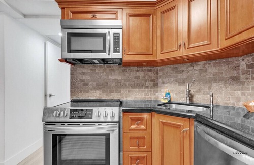 La Gorce Apartment | Comfortable Ocean View Condo/Beach Service/1214