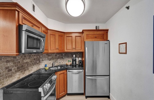 Mid Beach Apartment | Comfortable Ocean View Condo/Beach Service/1214