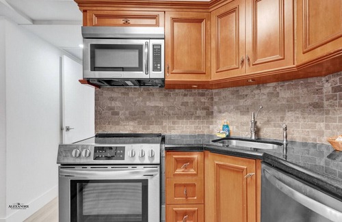 Mid Beach Apartment | Comfortable Ocean View Condo/Beach Service/1214