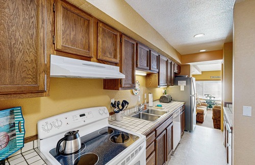Depoe Bay Condo | Comfortable ocean-view condo with easy access to downtown