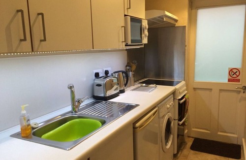 Beverley House | Comfortable One Bedroom Apartment - London / Wimbledon / Kingston