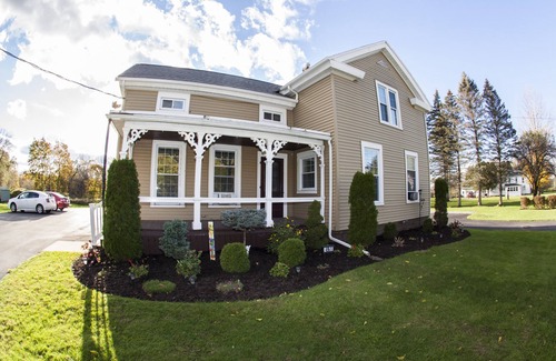 Oneida Apartment | Comfortable place to work , wedding stays, Casino events