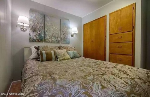 Coeur d'Alene House | Comfortable Private Oasis in CDA Sanders Beach and Walkable to Everything