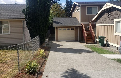 SeaTac House | Comfortable Private 2 BDRM Home
