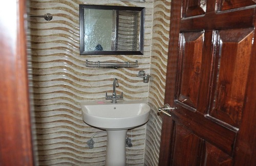 Bullawala House | Comfortable Private Room in Dalanwala