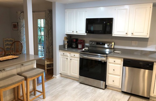 Shipyard Plantation Villa | Comfortable, Quiet, Dog-friendly 2BR Evian Villa! Owner managed! Great rates!