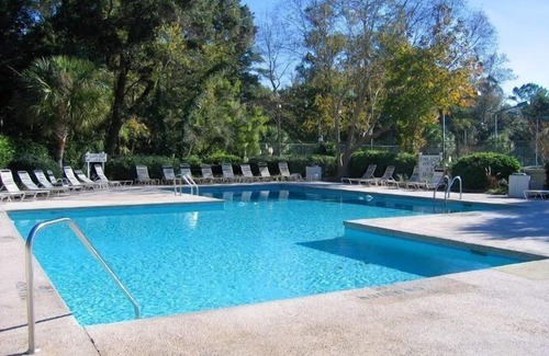 Shipyard Plantation Villa | Comfortable, Quiet, Dog-friendly 2BR Evian Villa! Owner managed! Great rates!