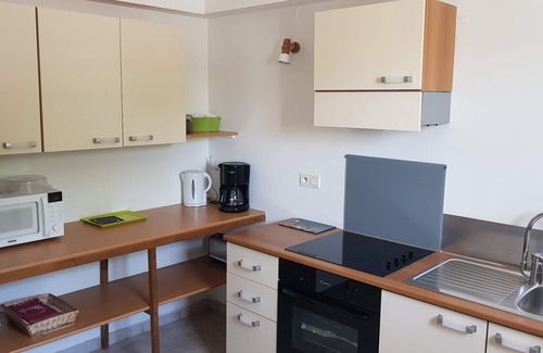 Vaux-sur-Mer Apartment | Comfortable, quiet "CôtéPlage" gîte-Covered terrace-Garden