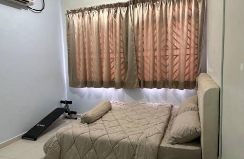 Taman Megah Ria House | Comfortable Retreat in Megah Ria