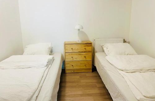 Oster Bed & Breakfast | Comfortable room in Malmo- Husievägen 100