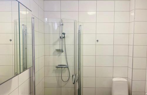 Oster Bed & Breakfast | Comfortable room in Malmo- Husievägen 100