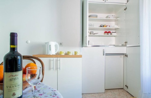 Petrovac Apartment | Comfortable Stay with Sea View in Petrovac - One Bedroom Apartment 3