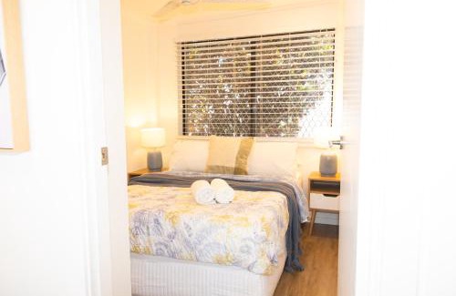 Scarborough Apartment | Comfortable Seaside Studio & Courtyard