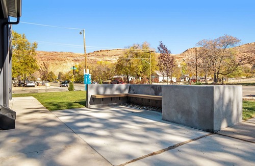 Moab Condo | Comfortable Second-Floor Condo with Views - Walking Distance to Downtown