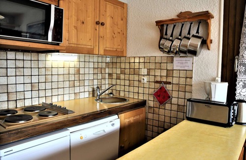 Auris Apartment | Comfortable ski-in/ski-out apartment with balcony - 6 people, 2 rooms