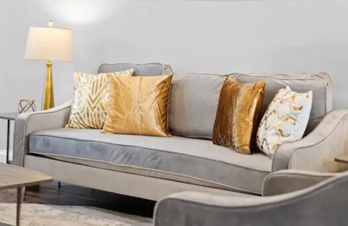 Clarksville House | Comfortable Space
