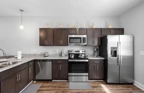 Clarksville House | Comfortable Space