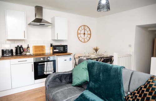 Leeds Apartment | Comfortable Stay for Business Near Kirkstall