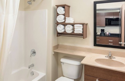 Soncy Hotel | Comfortable Stay with Free Parking – Walk to Shops, Restaurants & Entertainment