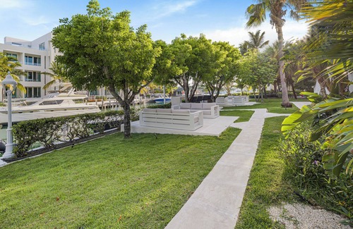 The Bight Condo | Comfortable Studio @ Yacht Club, 5 minute walk from Grace Bay Beach