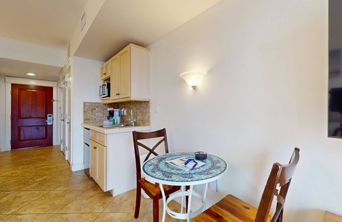 Baytowne Wharf Apartment | Comfortable studio with pool, hot tub, high-speed WiFi & central AC