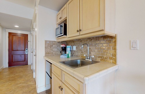Baytowne Wharf Apartment | Comfortable studio with pool, hot tub, high-speed WiFi & central AC