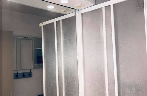 Suresnes Apartment | Comfortable Studio Apartement Dans une Résidence Calme et Securisée