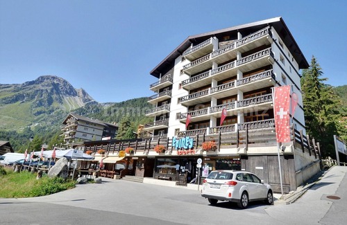 Grimentz Apartment | Comfortable studio for 2 to 4 people, living room with 4 beds, kitchen area, bath-WC, balcony, third