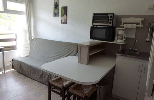 Arette Apartment | Comfortable studio with balcony and ski locker, 4/6 people, at the foot of the slopes