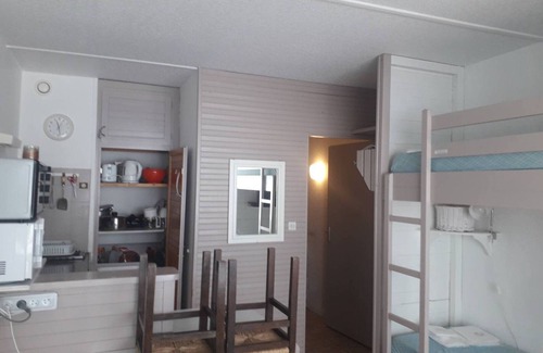 Arette Apartment | Comfortable studio with balcony and ski locker, 4/6 people, at the foot of the slopes