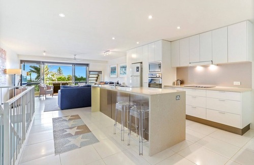 Sunshine Beach Apartment | Comfortable & stylish with rooftop spa
