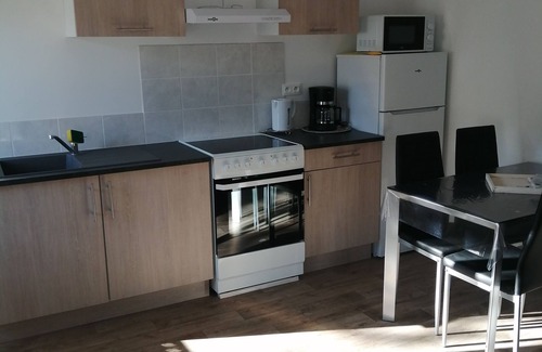Lamalou-les-Bains Apartment | Comfortable T2 private parking air-conditioned elevator wifi 300 m from the spa