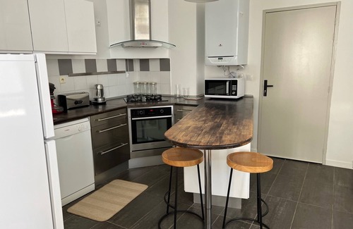 Cauderan House | Comfortable town house 10 minutes from town center.