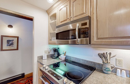 Jackson Hole House | Comfortable townhome with amazing views, private sauna, fireplace, deck & WIFI