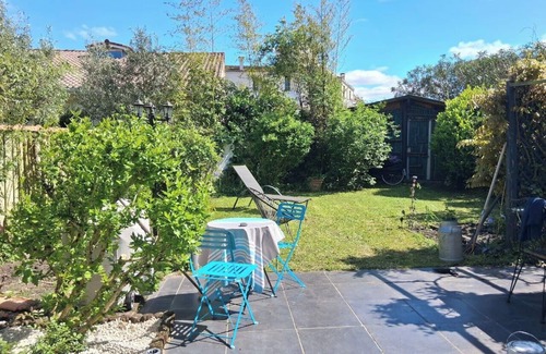 Le Bouscat House | Comfortable townhouse with garden