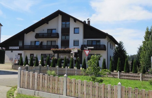 Grattersdorf Apartment | Comfortable twin room (24m2) with balcony