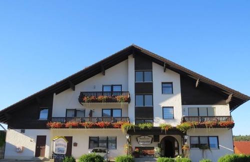 Grattersdorf Apartment | Comfortable twin room (24m2) with balcony