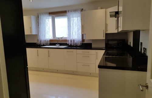 Buckhaven Apartment | Comfortable two bedroom flat in Buckhaven near scenic beach.
