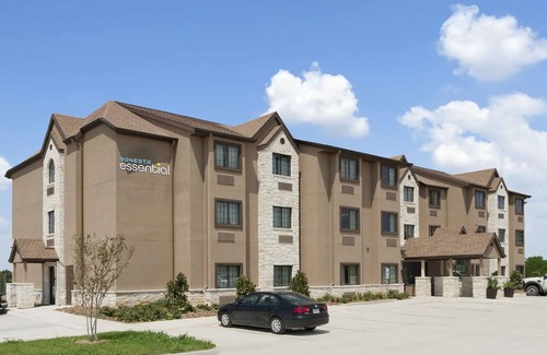 Gonzales House | Comfortable Two Beds | Free Breakfast | Affordable Stay