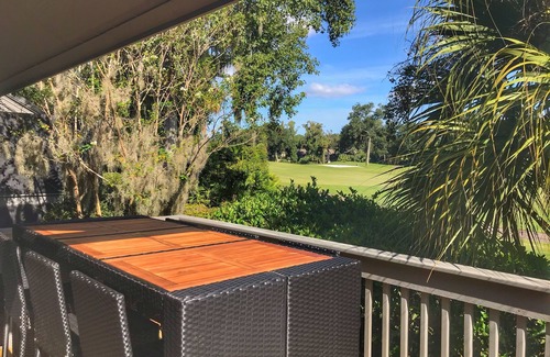 Palmetto Dunes Condo | Comfortable and stylish END UNIT on the 10TH FAIRWAY in Palmetto Dunes