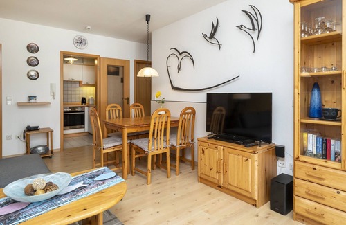Zingst Apartment | Comfortable vacation apartment in Zingst with balcony, WiFi and heated pool