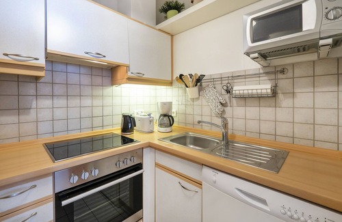 Zingst Apartment | Comfortable vacation apartment in Zingst with balcony, WiFi and heated pool