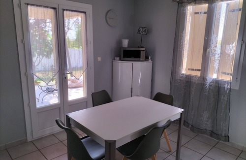 Pouzilhac Villa | Comfortable villa between vineyards and garrigue, heated swimming pool