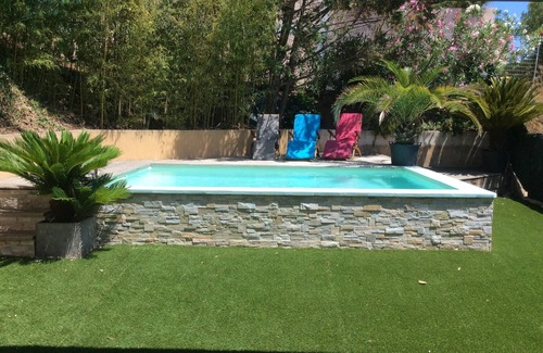Frejus House | Comfortable villa in residential area 5 minutes from the beach