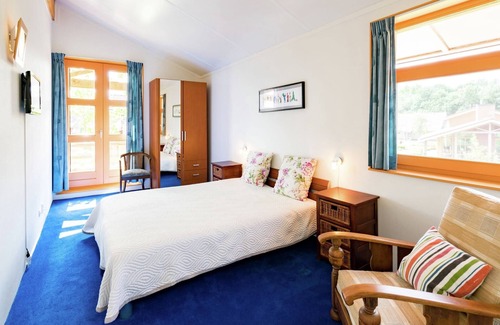 Biddinghuizen Villa | Comfortable Waterside Holiday Villa