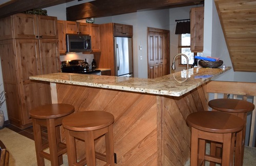Elkhorn Village Condo | Comfortable, Well-appointed, Top-ranked 4 bedroom Sunburst Condo on Golf Course